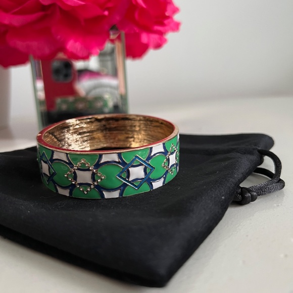 Bracelets - Picture 6 of 7